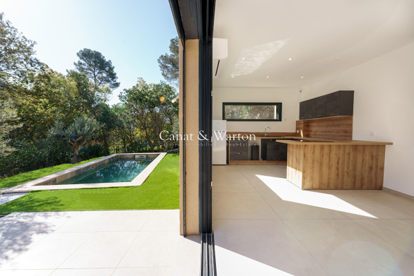 Maison de luxe à vendre à Saint-Raphaël, 750 000 €, Photo 1