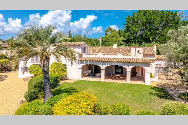 Maison de luxe à vendre à Grimaud, 2 200 000 €, Photo 1