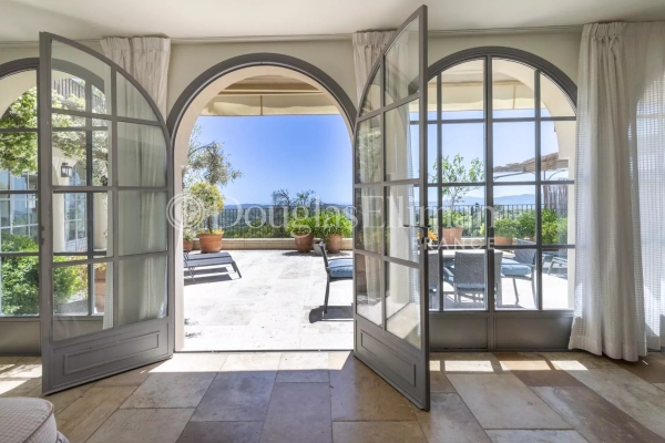 Appartement de luxe à vendre à Valbonne, 796 000 €, Photo 1