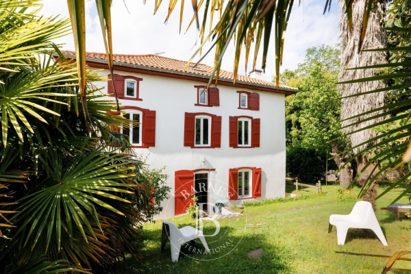 Luxury House for sale in La Bastide Clairence, 677 000 €, Photo 1