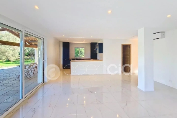 Luxury Apartment for sale in Valbonne, 695 000 €, Photo 4