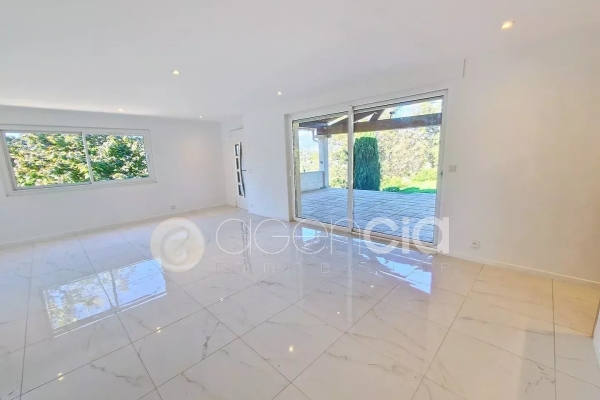Luxury Apartment for sale in Valbonne, 695 000 €, Photo 5