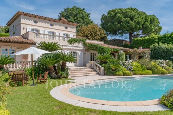 Luxury House for rental in Saint-Paul-de-Vence, 8 750 €, Photo 1
