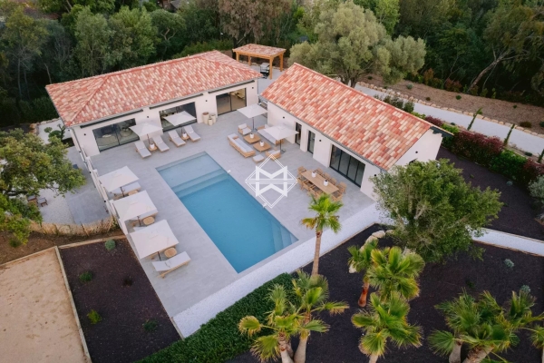 Luxury House for rental in La Croix-Valmer, 13 500 €, Photo 1