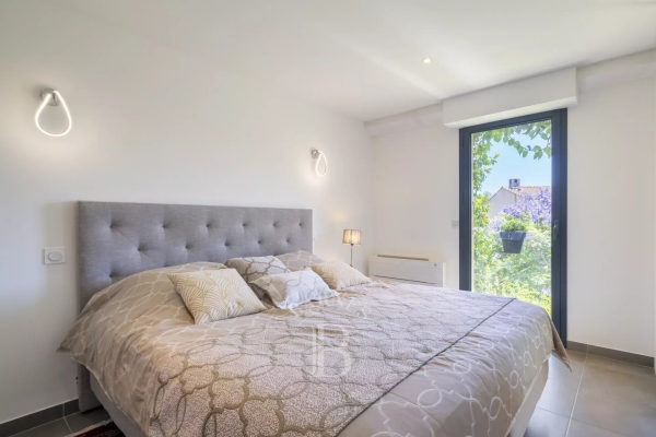 Maison de luxe à vendre à Antibes, 1 450 000 €, Photo 5