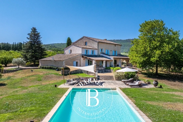 Maison de luxe à vendre à Bonnieux, 2 350 000 €, Photo 1