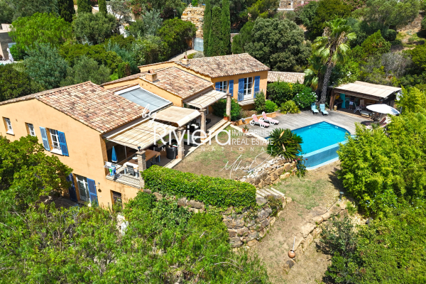 Maison de luxe à vendre à Cavalaire-sur-Mer, 1 785 000 €, Photo 1