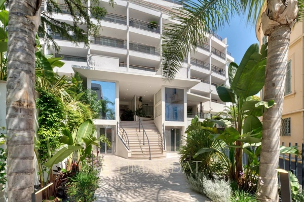 Luxury Apartment for sale in Cannes, 620 000 €, Photo 1