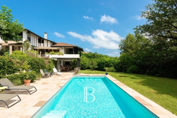 Luxury House for sale in Ascain, 1 740 000 €, Photo 2