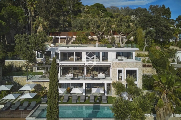 Maison de luxe à louer à Cannes, 80 000 €, Photo 1