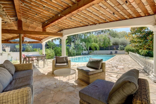 Maison de luxe à vendre à Mougins, 1 085 000 €, Photo 1