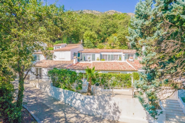 Maison de luxe à vendre à La Garde-Freinet, 1 350 000 €, Photo 1