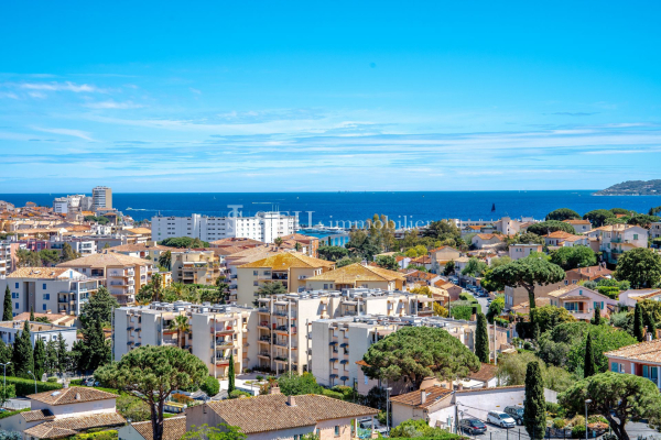 Appartement de luxe à vendre à Sainte-Maxime, 545 000 €, Photo 1