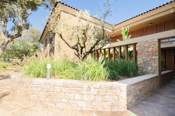 Luxury Apartment for sale in Grimaud, 1 075 000 €, Photo 2