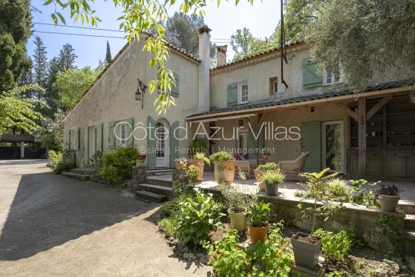 Maison de luxe à vendre à Grasse, 730 000 €, Photo 1