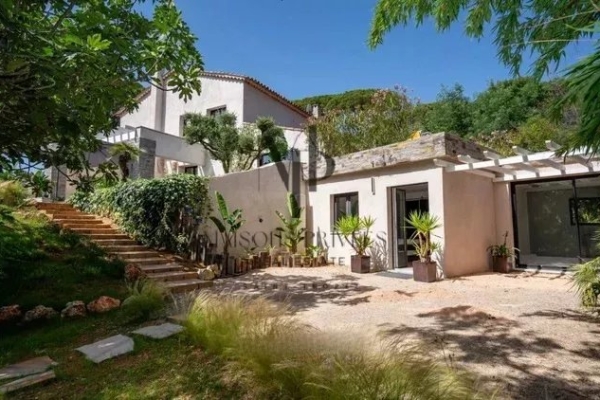 Maison de luxe à vendre à Grimaud, 2 790 000 €, Photo 1