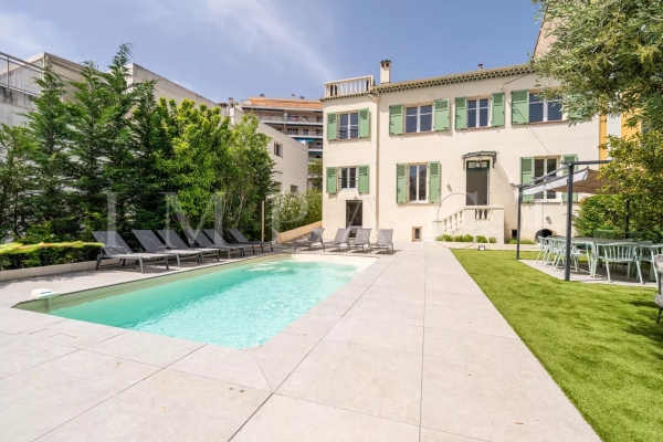 Maison de luxe à louer à Cannes, 9 400 €, Photo 1