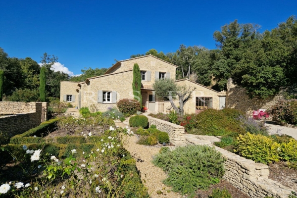 Luxury House for sale in Gordes, 2 190 000 €, Photo 1