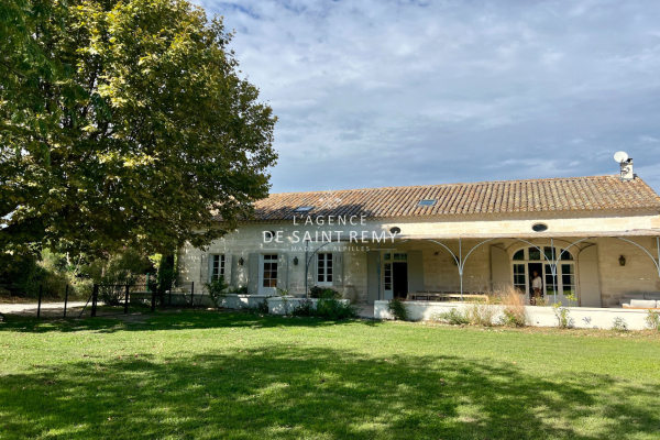Maison de luxe à vendre à Saint-Rémy-de-Provence, 2 490 000 €, Photo 2