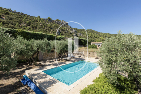 Maison de luxe à vendre à Saint Saturnin les Apt, 610 000 €, Photo 1