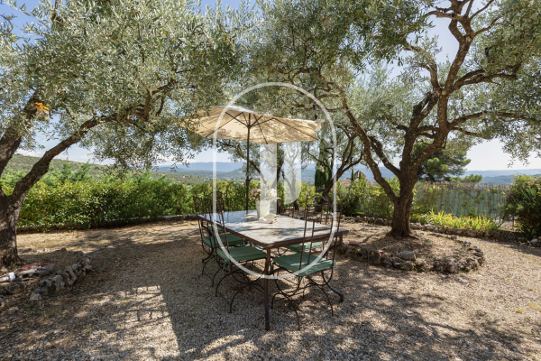 Maison de luxe à vendre à Saint Saturnin les Apt, 610 000 €, Photo 2