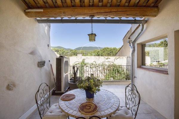 Luxury House for sale in Cucuron, 695 000 €, Photo 2