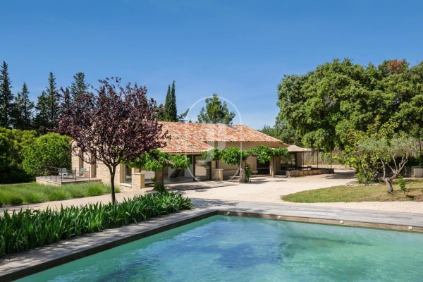 Luxury House for sale in Eygalières, 1 690 000 €, Photo 2