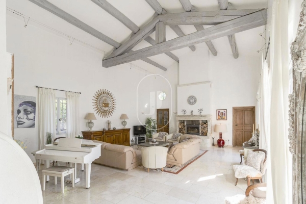 Maison de luxe à vendre à Saint-Rémy-de-Provence, 2 335 000 €, Photo 3