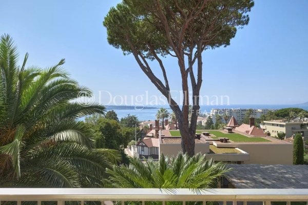 Luxury Apartment for sale in Cannes, 2 395 000 €, Photo 1