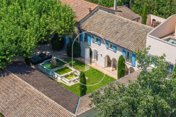 Maison de luxe à vendre à Saint-Rémy-de-Provence, 3 710 000 €, Photo 1