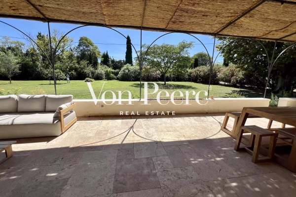 Maison de luxe à vendre à Saint-Rémy-de-Provence, 2 490 000 €, Photo 1