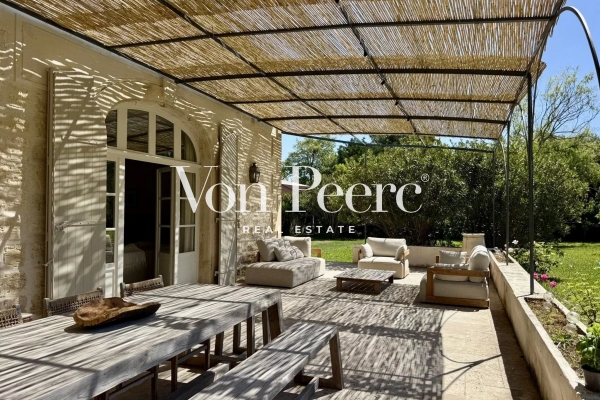 Maison de luxe à vendre à Saint-Rémy-de-Provence, 2 490 000 €, Photo 1