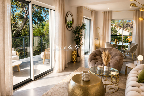 Appartement de luxe à vendre à Saint-Raphaël, 695 000 €, Photo 2
