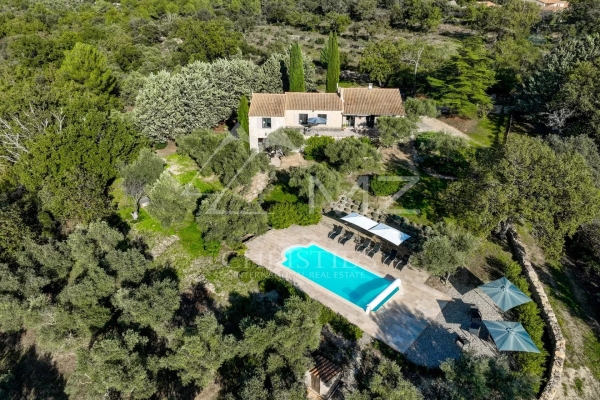 Luxury House for sale in Gordes, 1 380 000 €, Photo 2