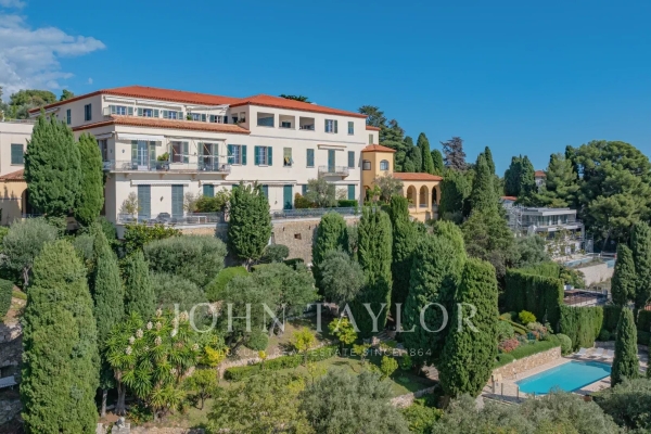 Luxury Apartment for sale in Roquebrune-Cap-Martin, 990 000 €, Photo 1