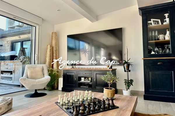 Luxury Apartment for sale in Les Issambres, 795 000 €, Photo 3