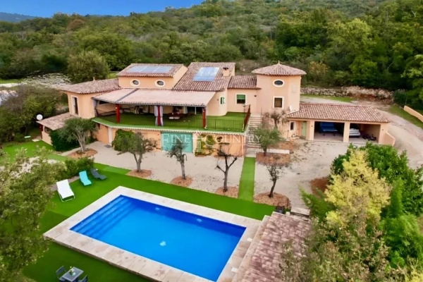 Maison de luxe à vendre à Saint-Cézaire-sur-Siagne, 850 000 €, Photo 2