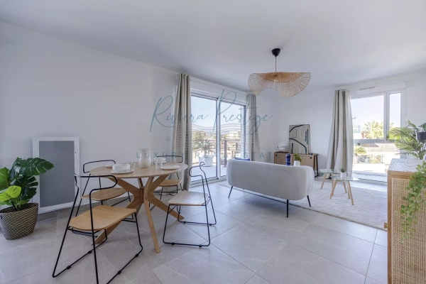 Appartement de luxe à vendre à Antibes, 910 000 €, Photo 2