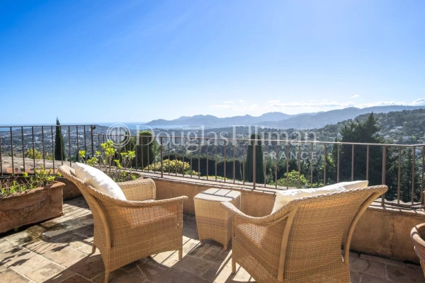Luxury House for sale in Mougins, 3 900 000 €, Photo 1