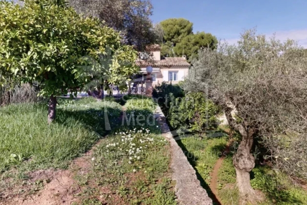 Maison de luxe à vendre à Antibes, 1 260 000 €, Photo 1