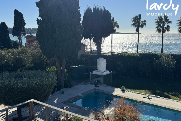Luxury House for sale in Sanary-sur-Mer, 2 835 000 €, Photo 1