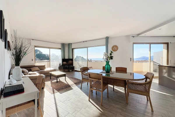 Luxury Apartment for sale in Le Cannet, 775 000 €, Photo 2