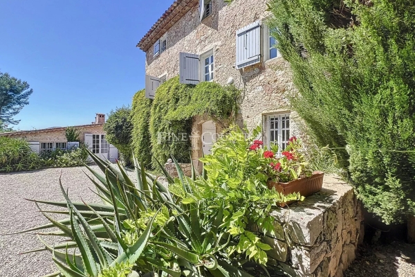 Maison de luxe à vendre à Grasse, 1 690 000 €, Photo 4