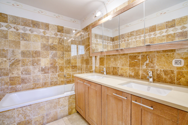 Maison de luxe à vendre à Sainte-Maxime, 830 000 €, Photo 6