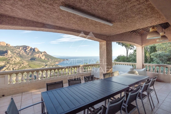 Maison de luxe à vendre à Saint-Raphaël, 1 799 000 €, Photo 3