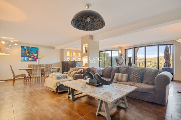 Maison de luxe à vendre à Marseille 11Ème, 1 480 000 €, Photo 3