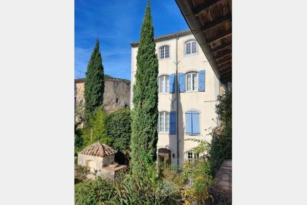 Maison de luxe à vendre à Saint-Hippolyte-du-Fort, 695 000 €, Photo 1