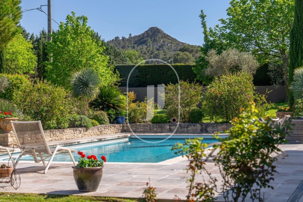 Maison de luxe à vendre à Saint-Rémy-de-Provence, 3 390 000 €, Photo 1