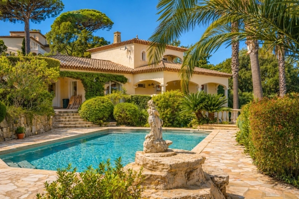 Maison de luxe à vendre à Sainte-Maxime, 1 575 000 €, Photo 1