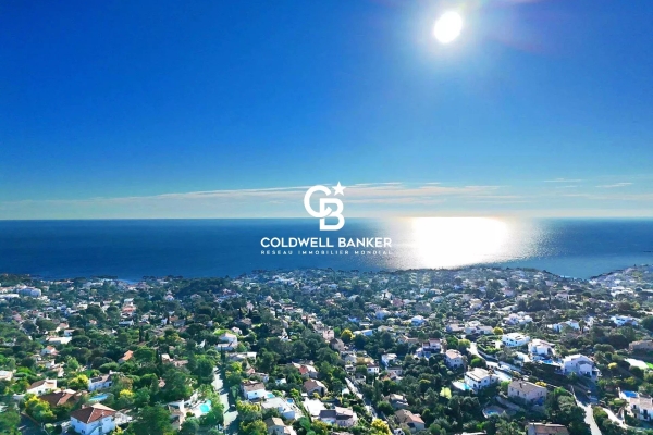 Maison de luxe à vendre à Saint-Aygulf, 1 370 000 €, Photo 1